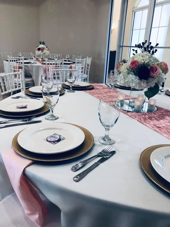 Decoración y vestidos de mesa